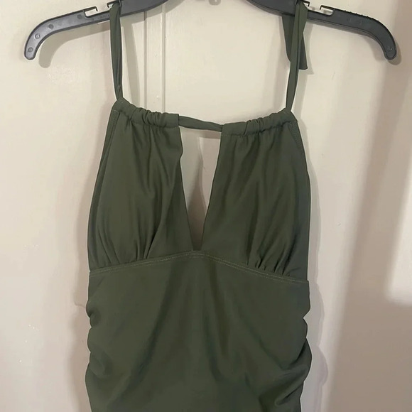 CUPSHE KEYHOLE Halter Top Olive Green One Piece Swimsuit - Picture 3 of 6